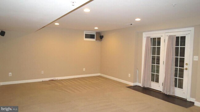 Building Photo - 2707 Hollywell Ct