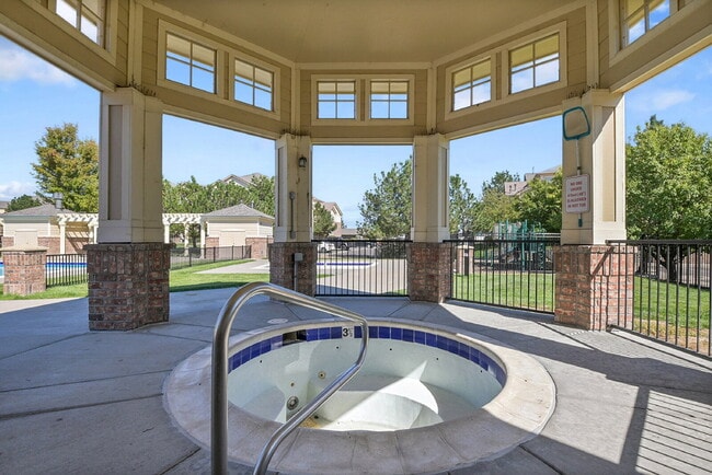 Building Photo - $1,845.95- 2 Bed, 2 Bath Condo in Aurora with AC and In Unit Laundry!