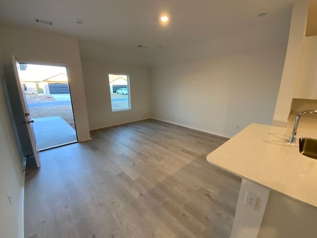 Building Photo - 40 Sourdough Crk Ln