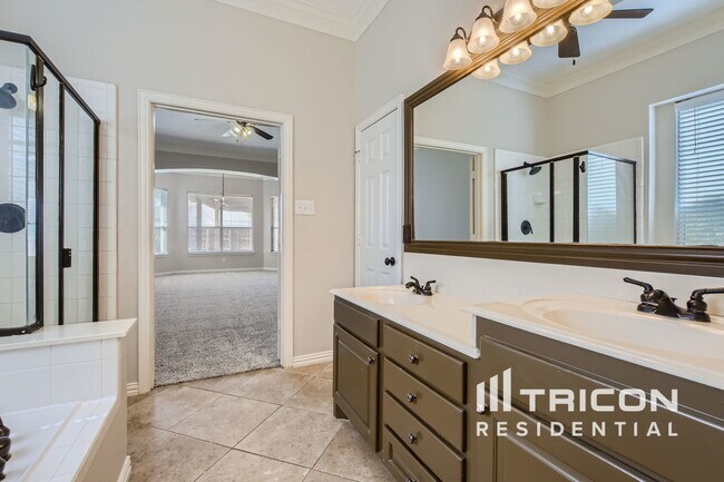Building Photo - 2020 Hillcroft Dr