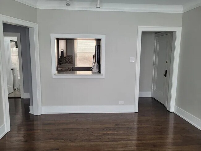 Building Photo - 730 Hinman Ave