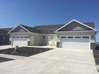 Building Photo - 932 Eaglewood Ave