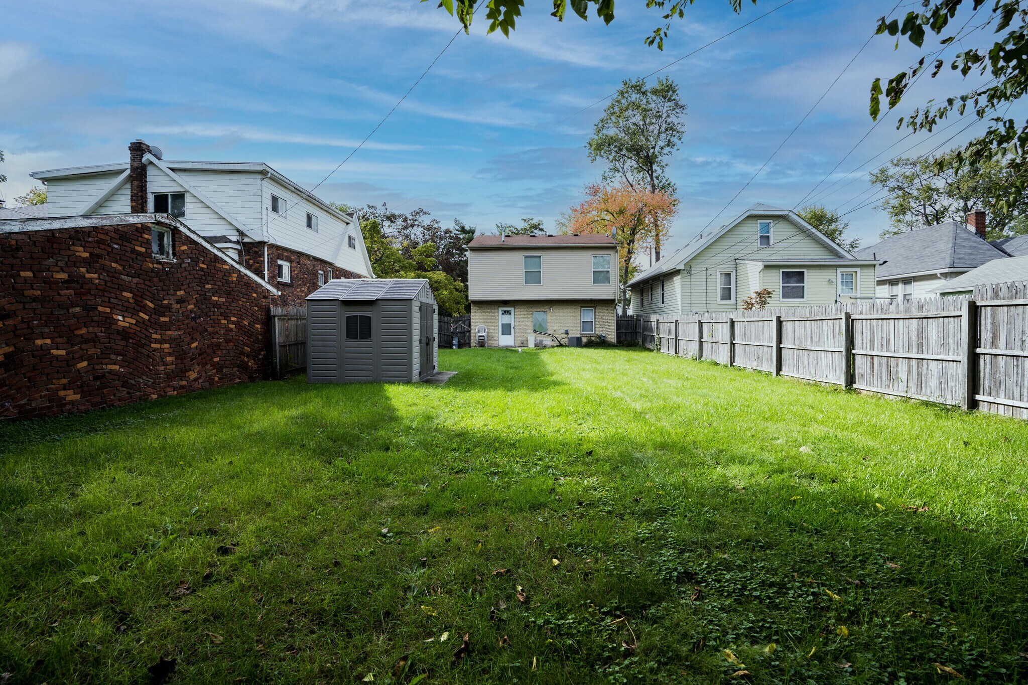Building Photo - 23060 Berdeno Ave