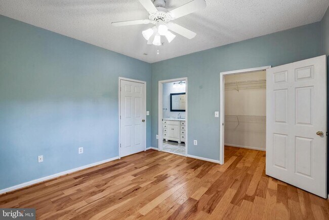 Building Photo - 1708 Lake Shore Crest Dr