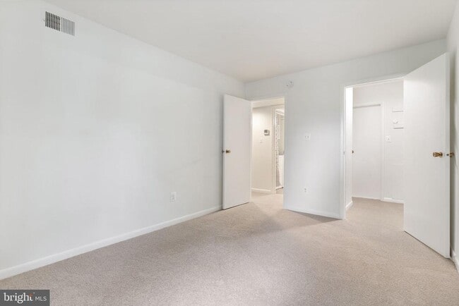 Building Photo - 5766 Rexford Ct