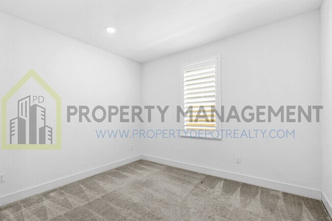 Building Photo - Stunning New 4 Bed / 3 Bath Home | Built i...