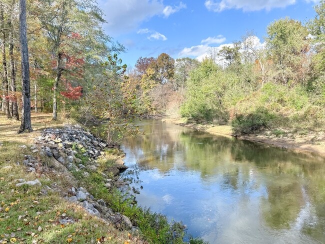 Building Photo - 56 Big Eddy Trl