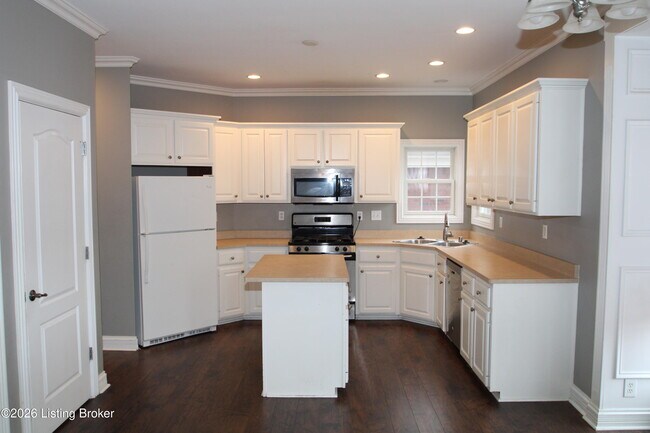 Building Photo - 13204 Tucker Lake Dr