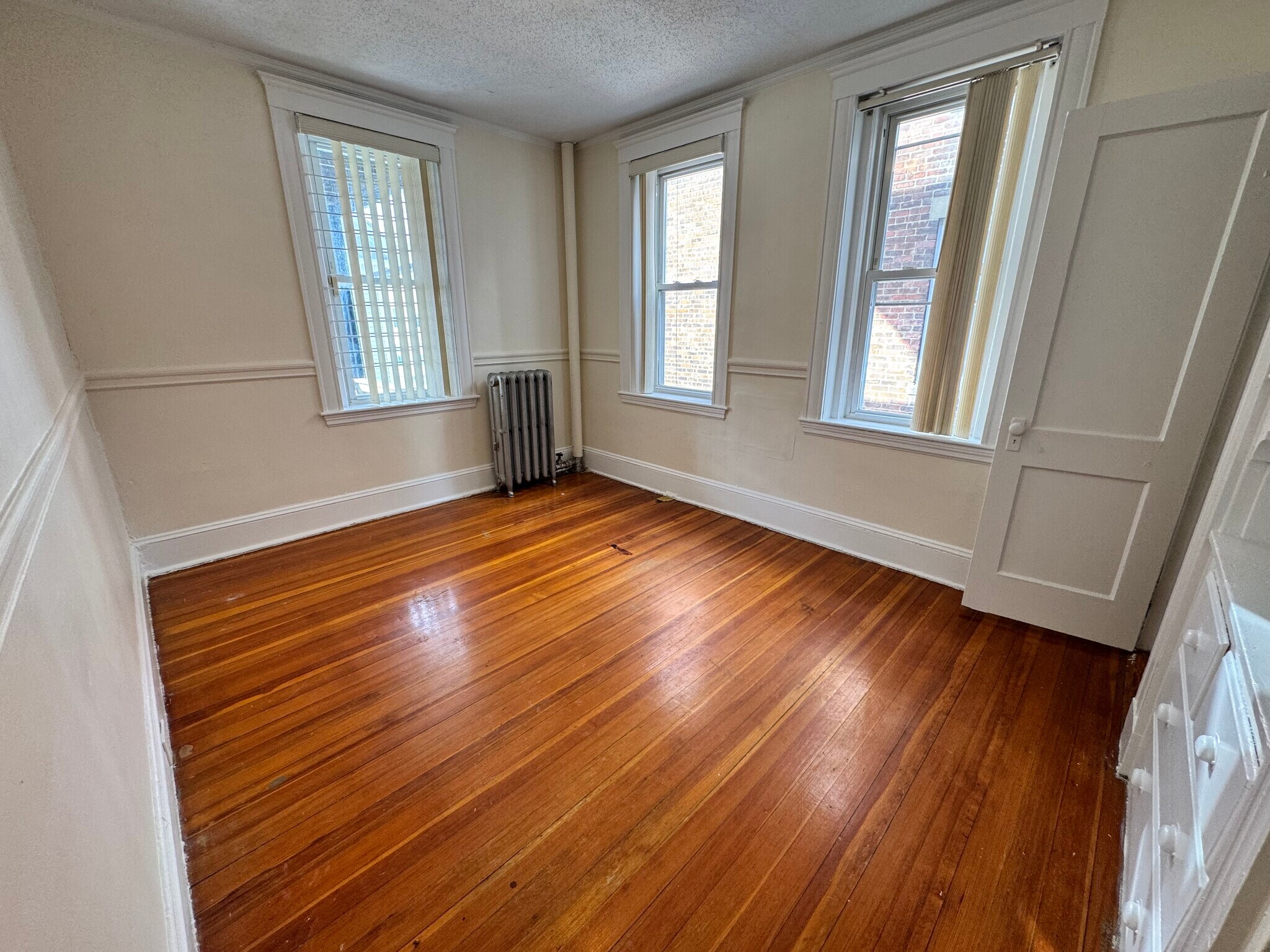 Building Photo - 8 Barrows St