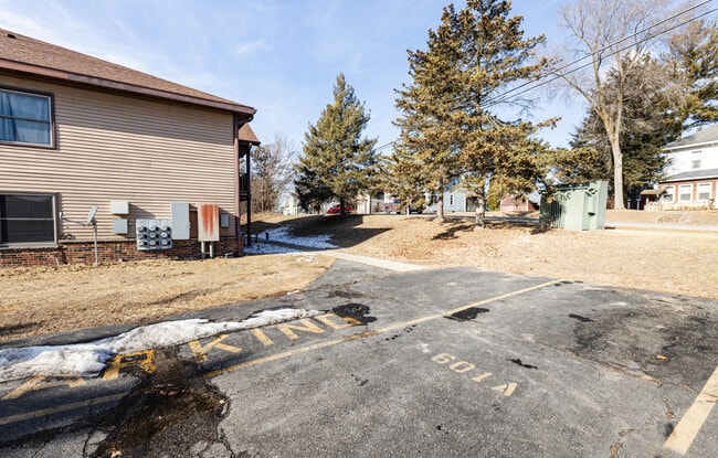 Building Photo - 603 Bakertown Dr