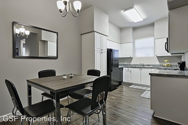 Building Photo - 1 br, 1 bath Apartment - 5490 N Salinas Ave.