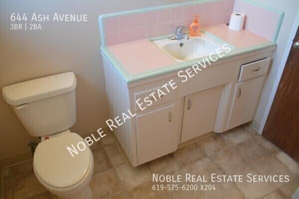 Building Photo - 644 Ash Ave