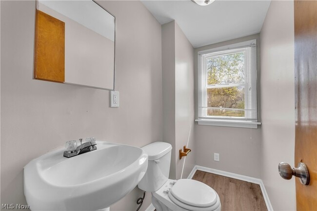Building Photo - 5461 Clement Ave