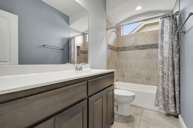 Building Photo - 1513 Canary Ln