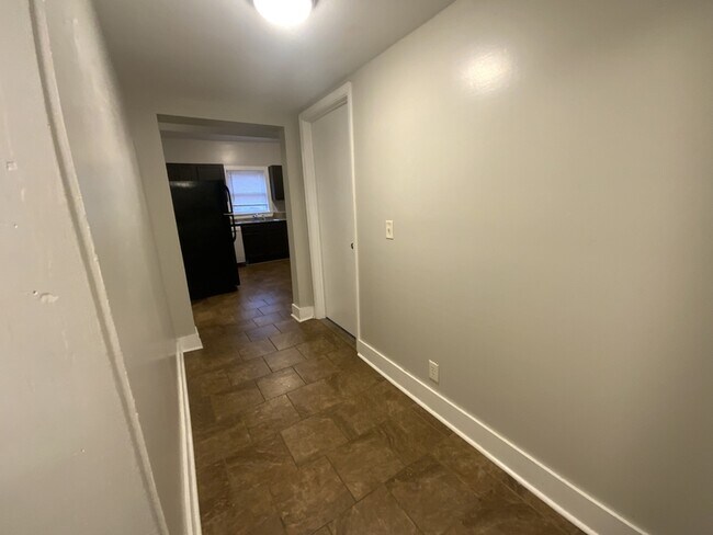 Building Photo - 208 3rd Ave SW