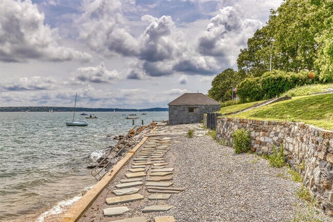 Building Photo - 11120 Main Rd