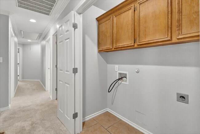 Building Photo - 6901 Windy Cove Cir