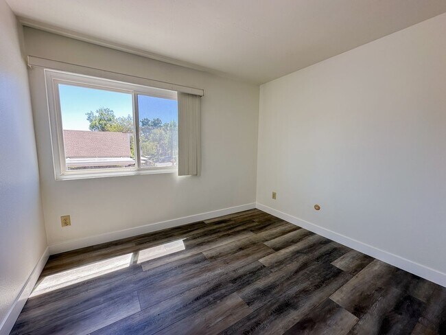 Building Photo - Updated 4 Bedroom, 2 Bath Villa Portofino ...