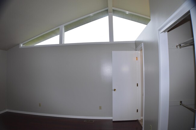 Building Photo - 805 Candlewood Way