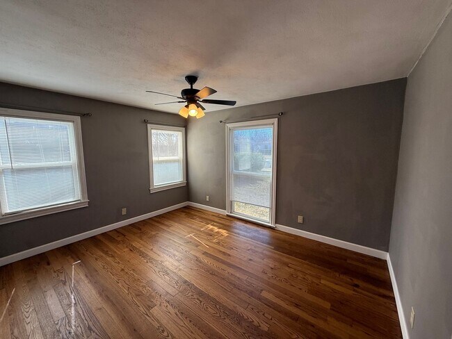 Building Photo - 422 Angelo Blvd