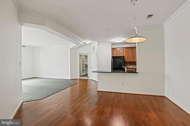 Building Photo - 24701 Byrne Meadow Square