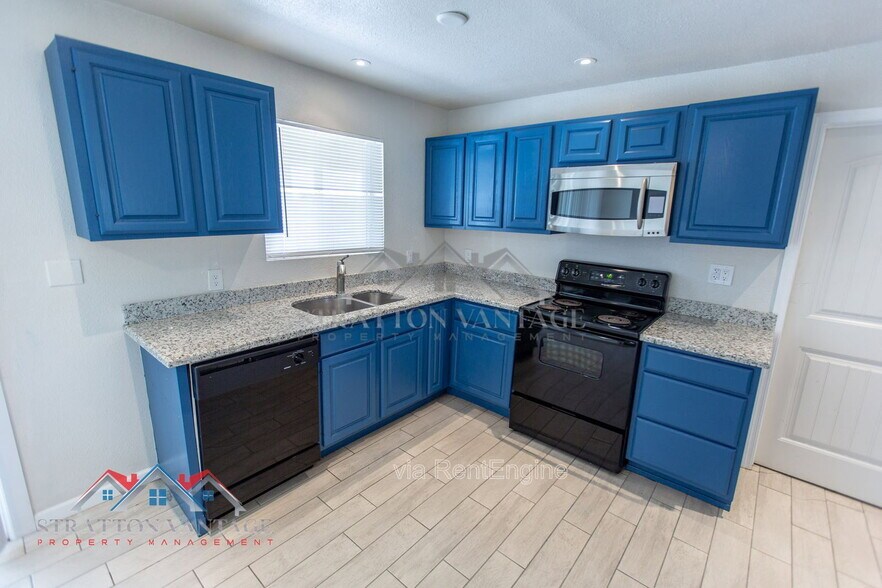 Building Photo - 11033 N Geronimo Dr