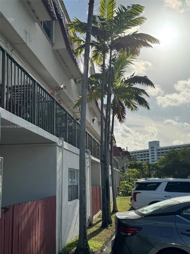 Building Photo - 8600 SW 67th Ave