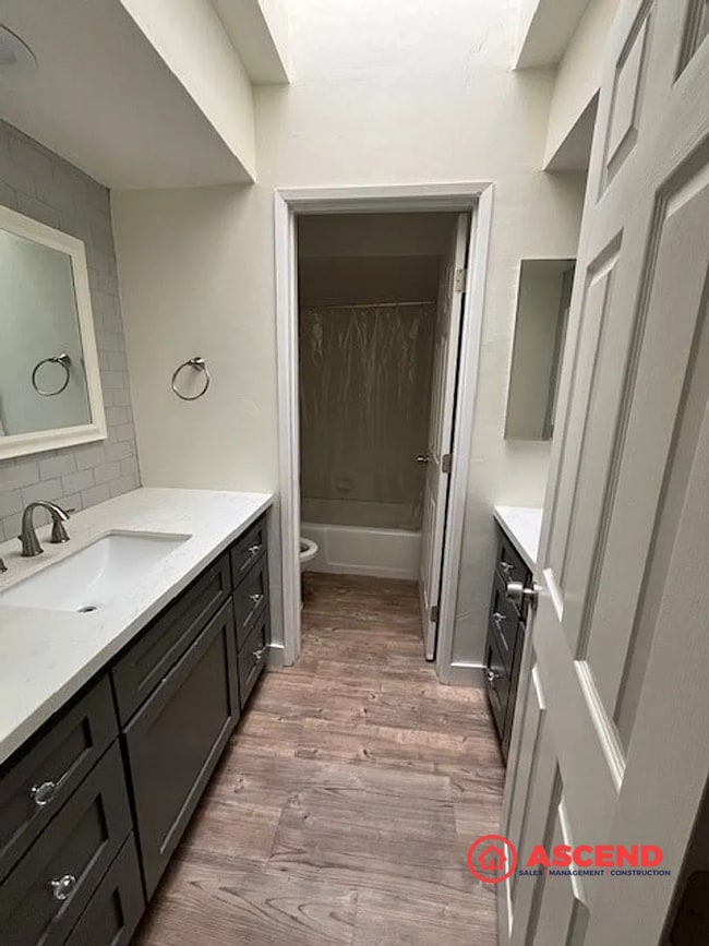 Building Photo - Beautiful 4 Bedroom home.