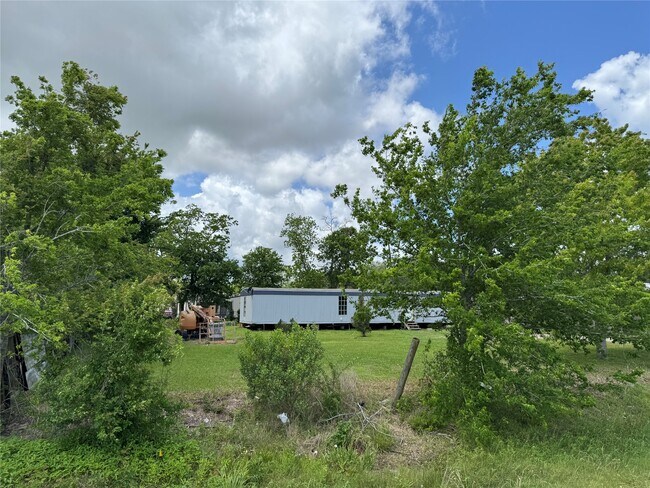 Building Photo - 6226 County Rd 48