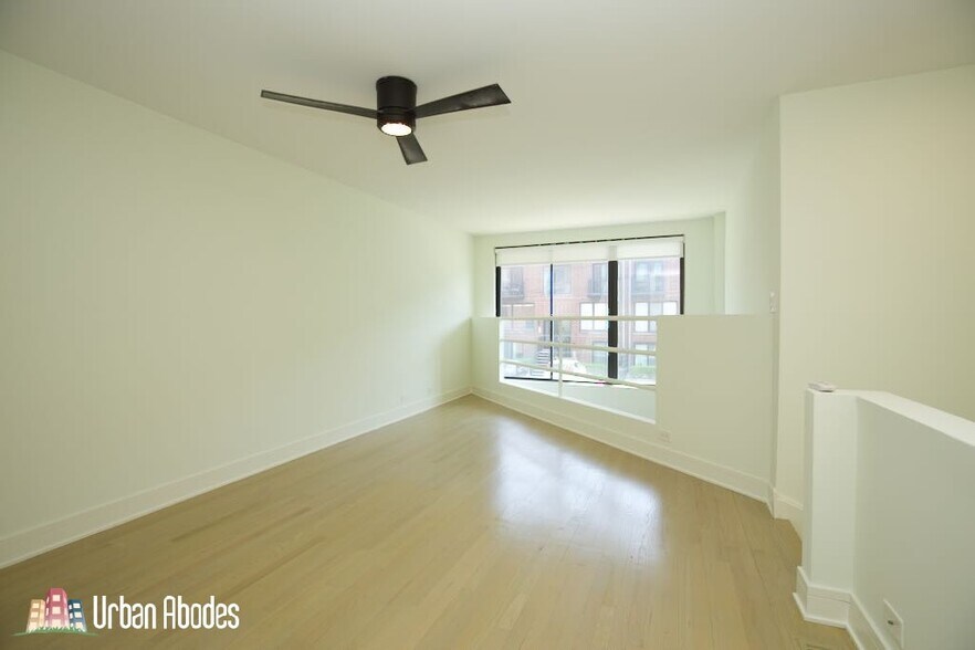 Building Photo - 935 W Grace St