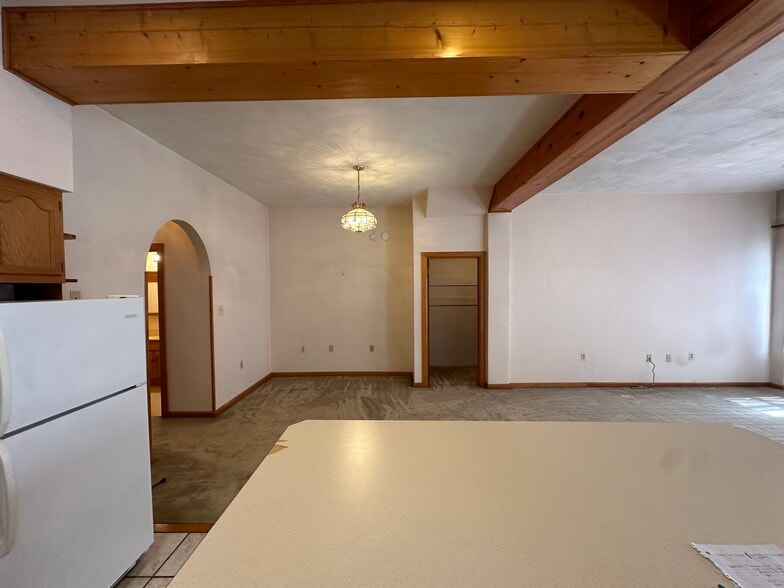 Building Photo - 408 Penn St