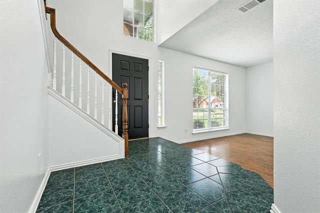 Building Photo - 1717 Newton Dr