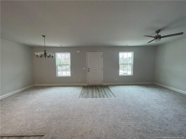 Building Photo - 116 Phillips St