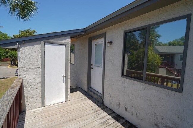 Building Photo - 1303 Airport Dr