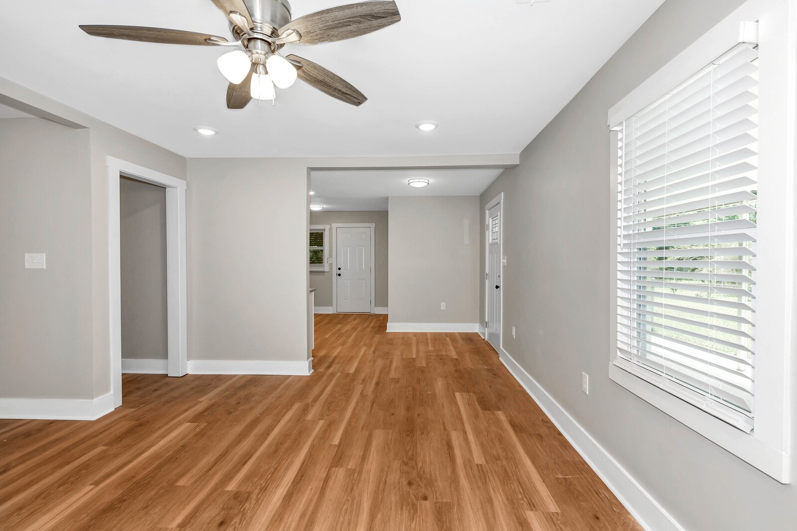 Building Photo - 1018 Fairway Dr NW