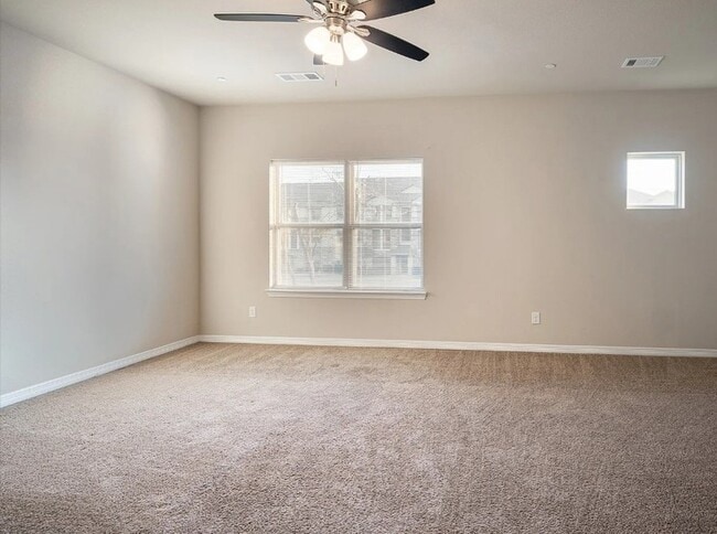 Building Photo - 2705 Vine Ct