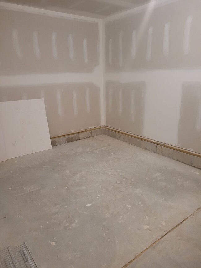 Building Photo - New 2 bedroom home!