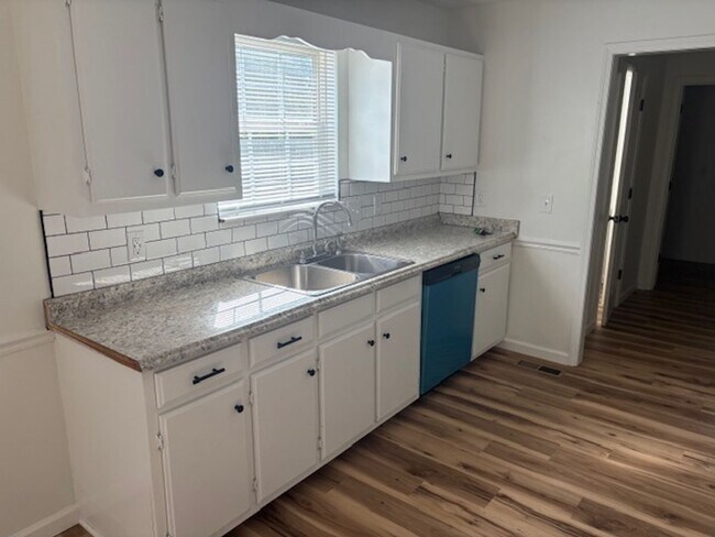 Building Photo - Murfreesboro-Cason Ln area 3BR/2BA+ Garage