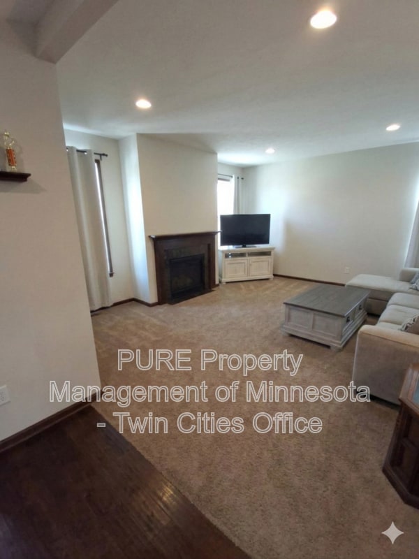 Building Photo - 1704 Basswood Ct