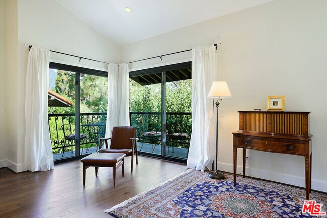 Building Photo - 17258 Palisades Cir