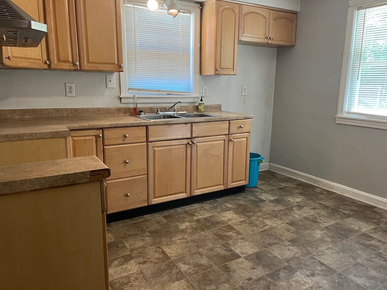 Building Photo - 3204 Donald Dr