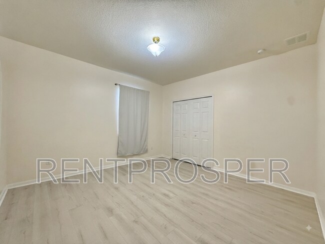 Building Photo - 449 Glastonbury Dr
