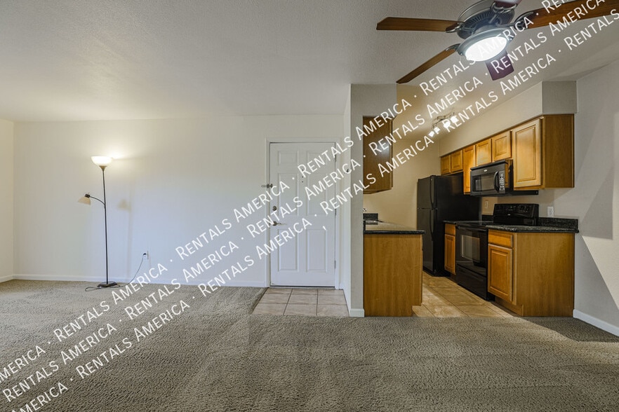 Building Photo - 5877 N Granite Reef Rd
