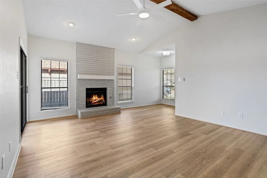 Building Photo - 4313 Flamingo Way