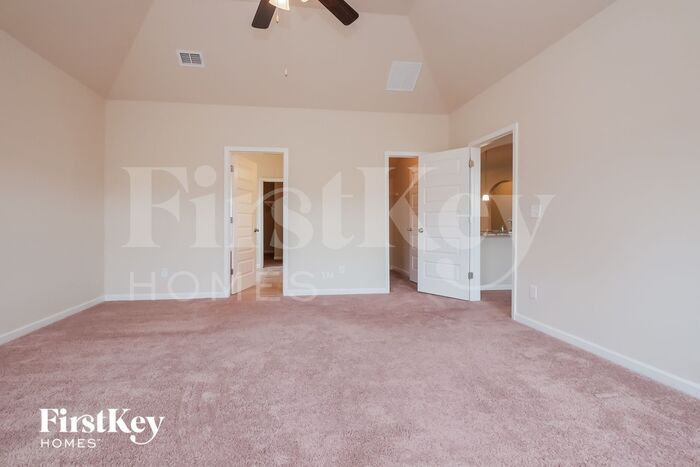 Building Photo - 3180 Alhambra Cir