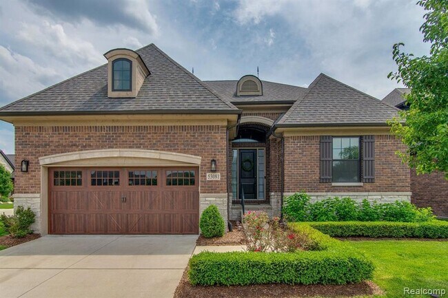 Building Photo - 53081 Enclave Cir