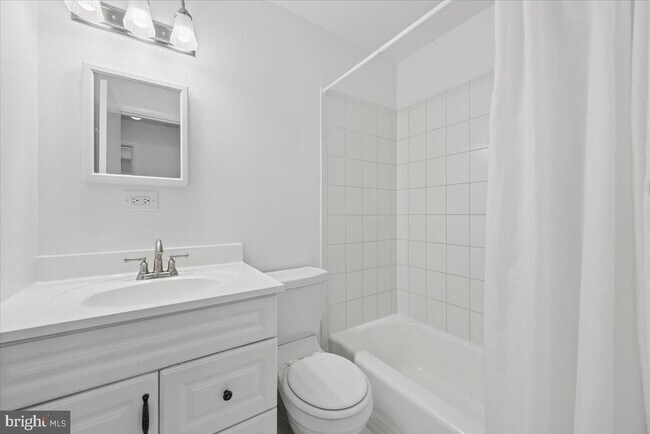 Building Photo - 9202 Wilmett Ct