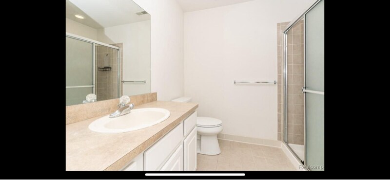 Building Photo - 51780 Adler Park Dr W