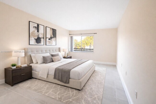 Building Photo - 731 N Pine Island Rd