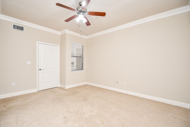 Building Photo - 2299 Lone Star Dr